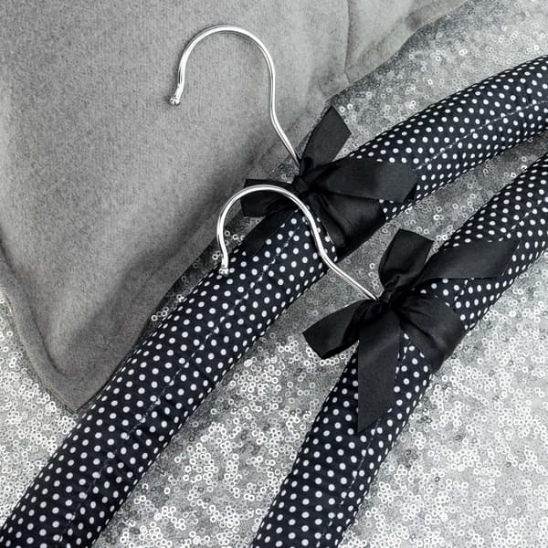 10 svarta prickiga vadderade galgar i satin för kläder, 43 cm, set om 10