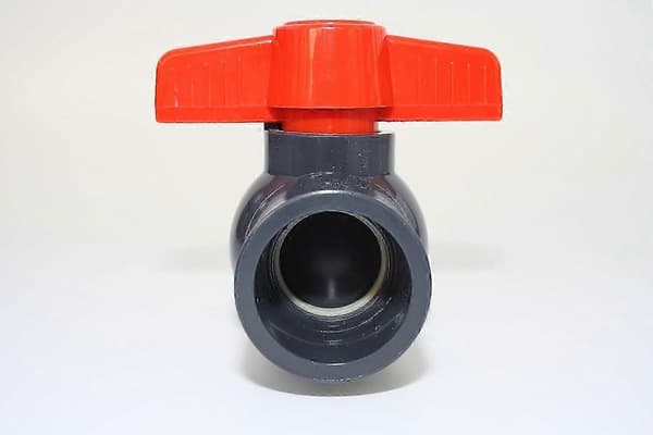 Kulventil 32 mm med 2 limbara PVC-hylsor, 10 Bar