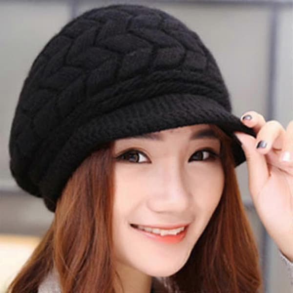 Virkmössa för kvinnor, stickad fleece Baker Boy Peaked Beanie Vintermössa Black
