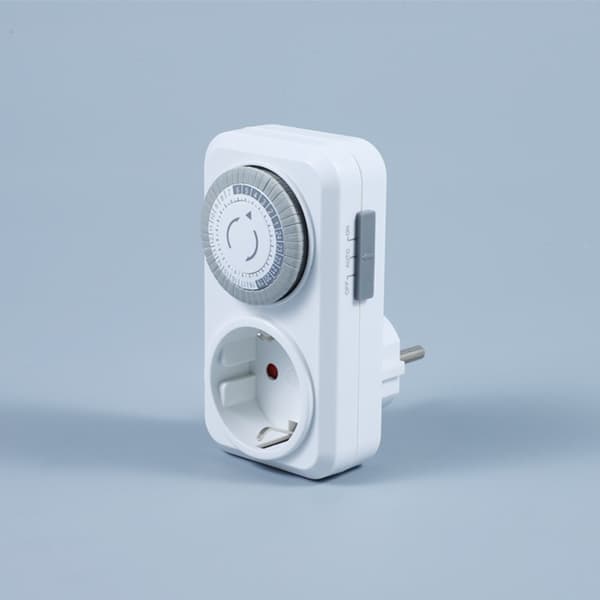Mekanisk plug-in tidsbryter, 30 min til 24 timer, energibesparende, 250VAC 10A, hvit