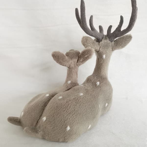 Par kunstige hjortefigurer, julepynt, boligindretning