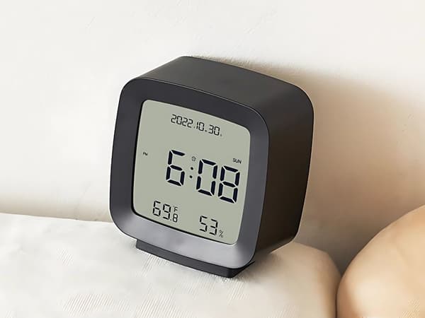 Vækkeur med dato, temperatur og luftfugtighed, LCD-display, snooze-funktion, sort Black