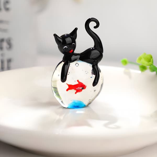 Håndblæst glas sort kattefigur, mini katte- og fiskeskulptur, samlerobjekt boligindretning, gave til katteelskere