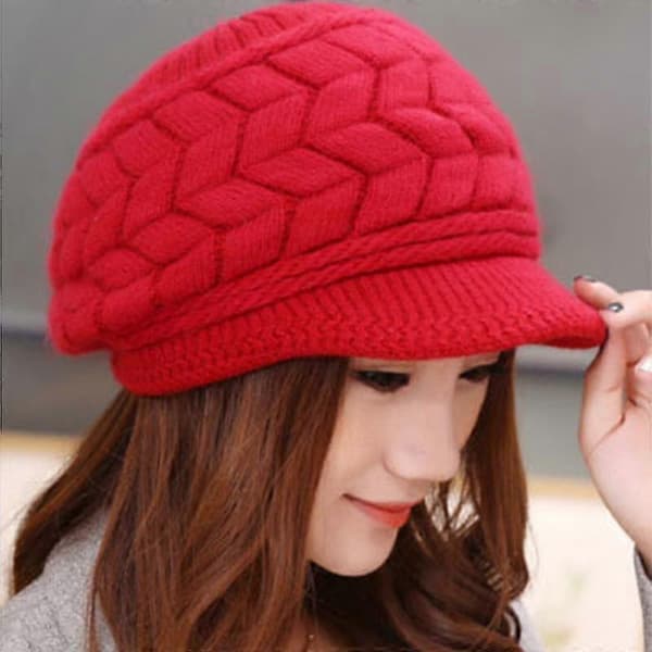 Virkmössa för kvinnor, stickad fleece Baker Boy Peaked Beanie Vintermössa Red