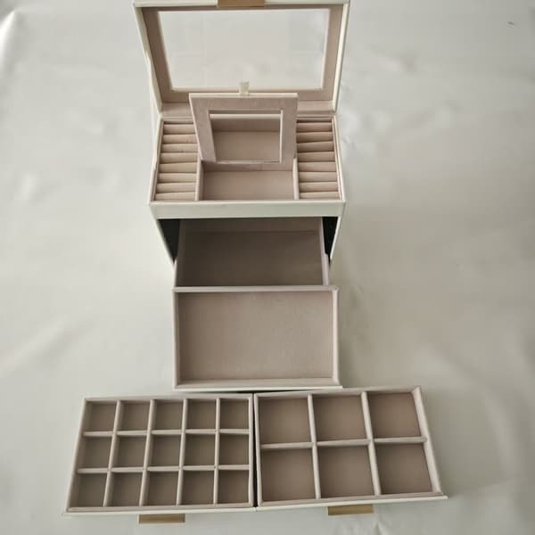 Smykkeskrin med stor kapacitet, 3 æsker 6 lag, opbevaring til øreringe, ringe, armbånd, hvid 5-Layer 4-Drawer Window Mirror White