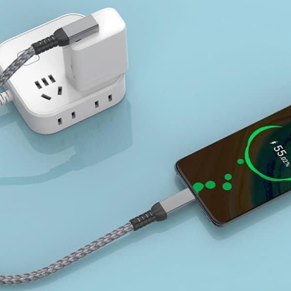 USB C -kaapeli USB C - USB C joustava kaapeli tukee ThunderRate 4/3, USB4, PD 240W pikalatausta, 8K-videota, 40Gbps dataa 0.5m