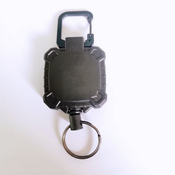 Udtrækkelig nøglering med karabinhage, rustfri stålwire, 60 cm, sort, anti-tab design