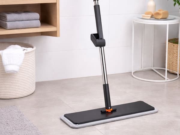Flat mikrofibermopp med teleskophåndtak, roterende hode, justerbar, for hardtre og fliser