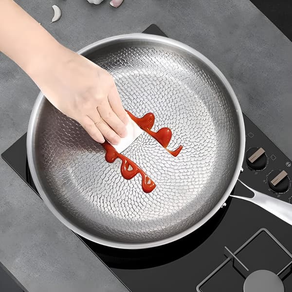 Stekepanne i ren titan, non-stick, hamret rustfri stålkjele med lokk, 26 cm