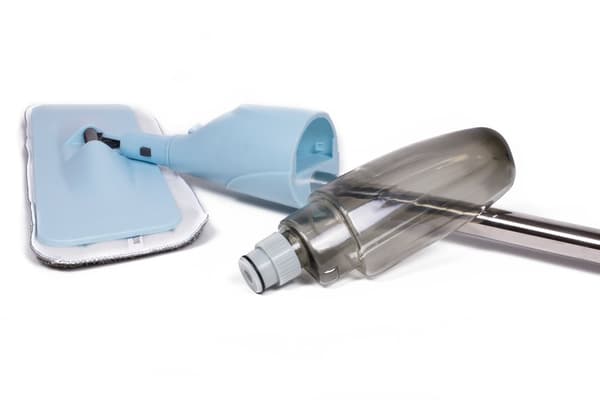 Spraymoppe med mikrofiberpude, 360° rotation, til træ- og laminatgulve