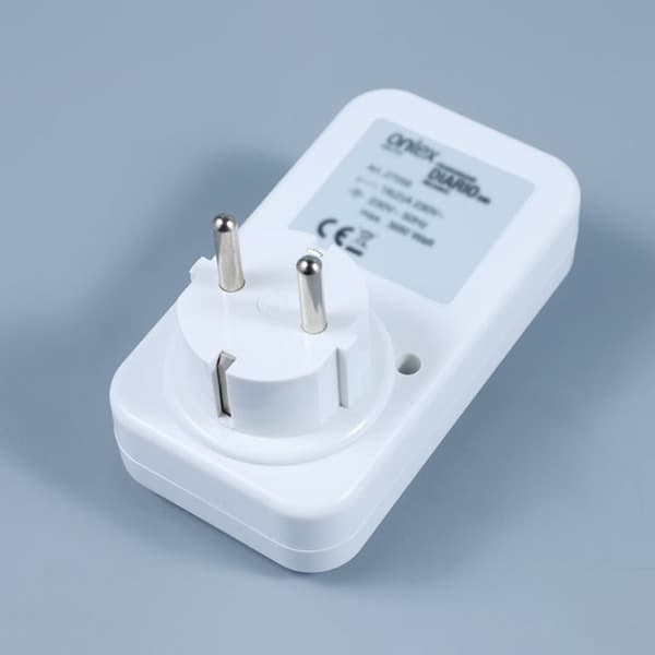 Mekanisk plug-in tidsbryter, 30 min til 24 timer, energibesparende, 250VAC 10A, hvit