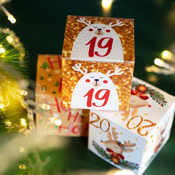 Julekalender nummerbokser, flerfarget pappnedtelling, 7x7x7cm, barn