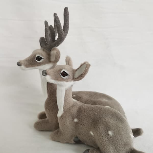 Par kunstige hjortefigurer, julepynt, boligindretning