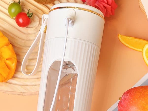 Bærbar USB oppladbar blender, 340 ml, for smoothies, juicer, cocktailer, trådløs håndmikser