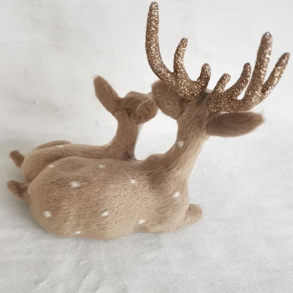 Par kunstige hjortefigurer, julepynt, boligindretning