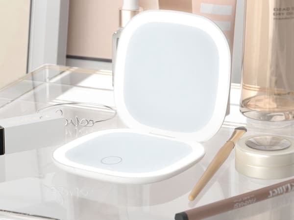 LED makeup spejl med 5x forstørrelse, foldbart, kompakt, genopladeligt, 3 lystilstande, rejse