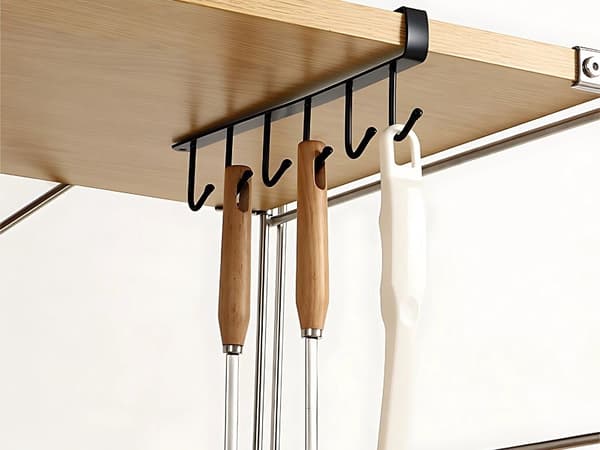 Køkkenredskabsholder til underskab, sort metal, 6 kroge, pladsbesparende organizer Black