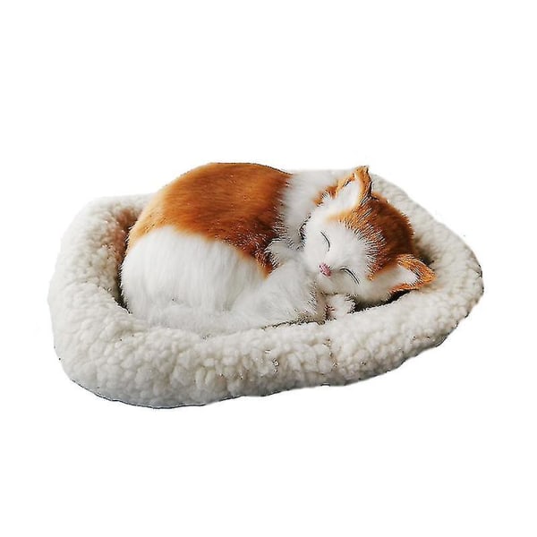 Realistinen nukkuva pehmo, hengittävä kissan karvainen koira matolla luovilla eläimillä [HK] Yellow cat