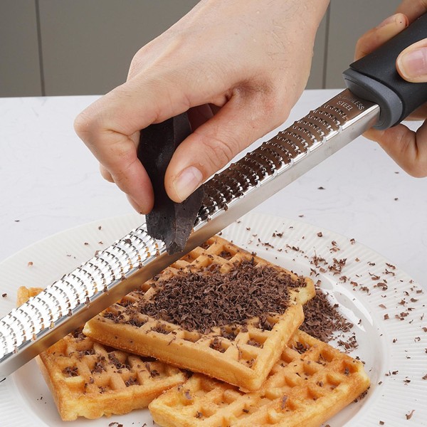HK Citrus Zester Ost Rivjern Rustfrit Stål Citrus Zester Rivjern med Håndtag Citron Zester til black