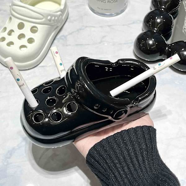 HK  Roliga Crocs askfattsprydnader - Crocs askfattsprydnader i keramik, roliga anti-flygaska prydnader, 100 % nya black