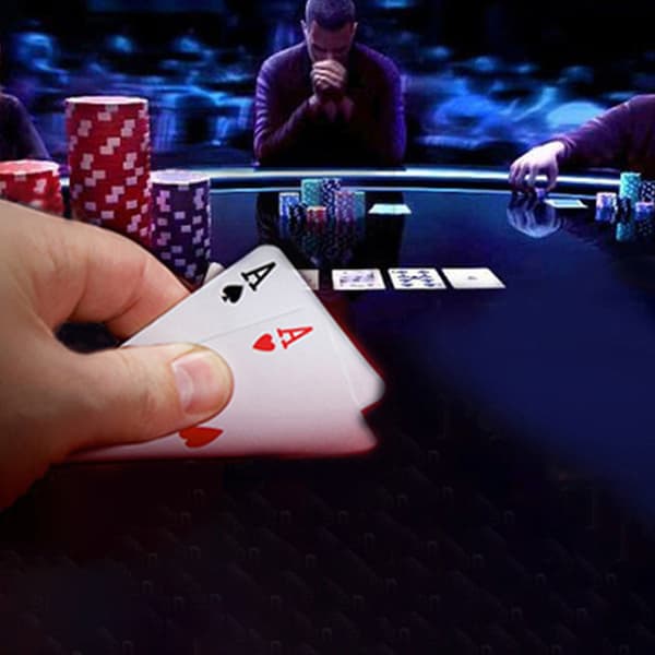 100 plastpokerchips med boks for spill og matteøvelser, telling, spill, leketøy