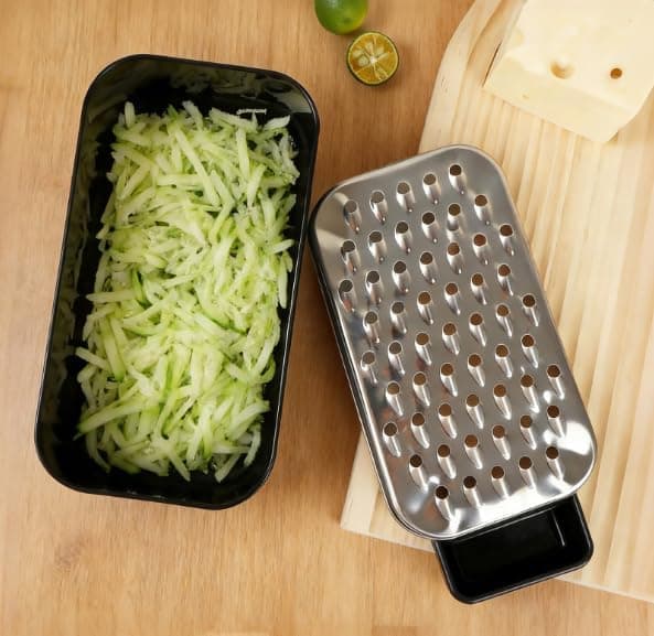 2-i-1 rivejern med beholder i rustfrit stål, børste og låg, parmesanrivejern med grøntsagsbeholder