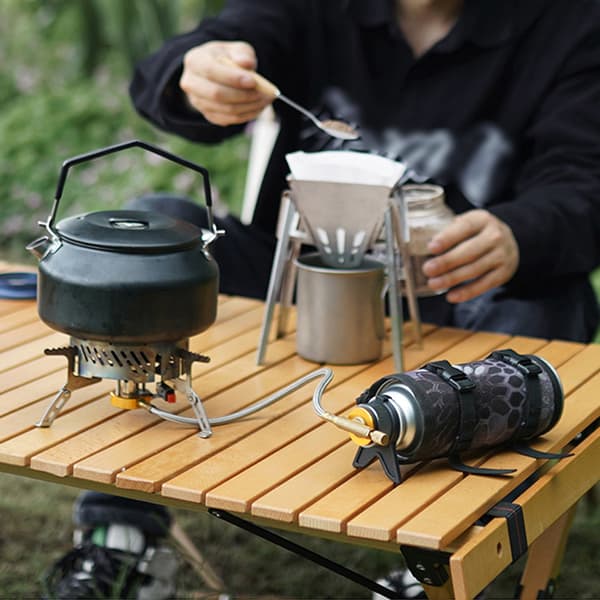 Gastankadapter med lækagesikker støtte og selvforseglende system til camping og udendørs grill