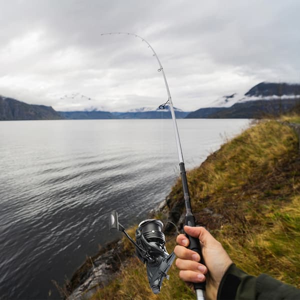 4.9:1 Spinnfiskesnelle med dobbel brems, 15 kg kapasitet og dobbel spole