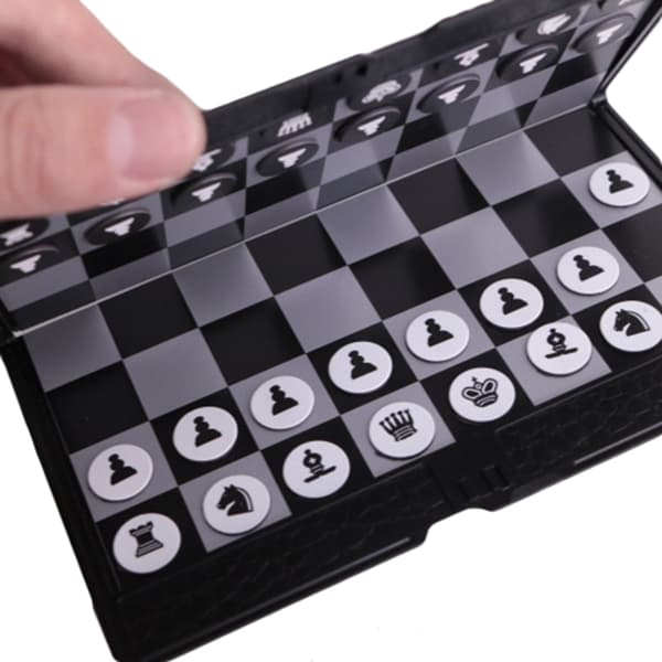 Bärbart magnetiskt schackbräde med magnetiska pjäser, kompakt resespel