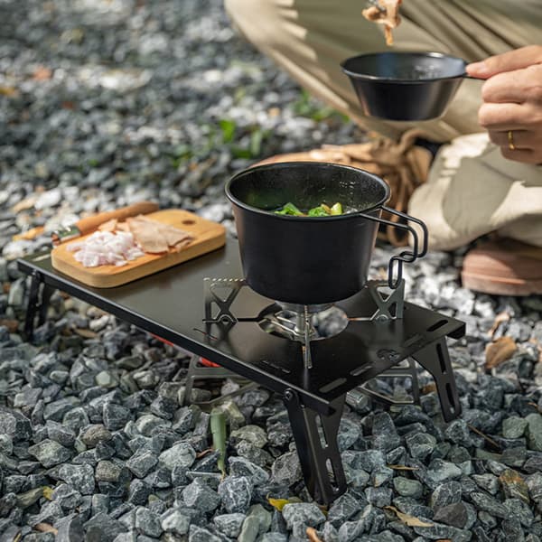 Lite bærbart sammenleggbart campingbord, rustfritt stål, 5 kg lastekapasitet, med oppbevaringspose