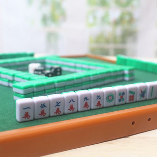 Mini Mahjong-sett med bærbart sammenleggbart bord for reise og familiefritid
