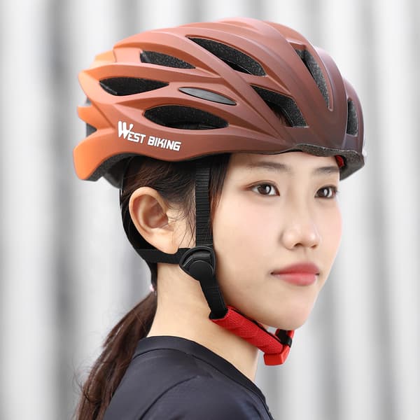 Ultralet cykelhjelm med 28 ventilationshuller, gradient PC+EPS, justerbar
