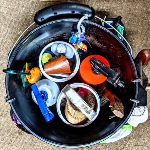 Organizer til 5-gallon spand med flere lommer til isfiskeri, bilvask og havearbejde