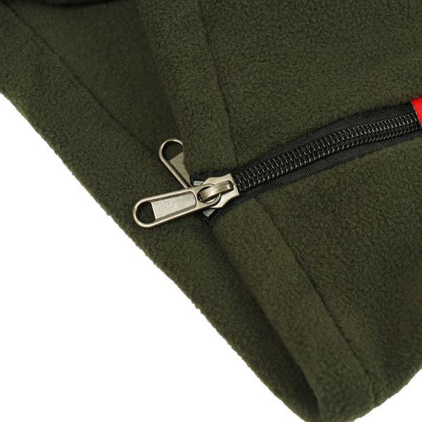 Lätt, bekväm och varm fleecesovsäck för utomhuscamping och backpacking.