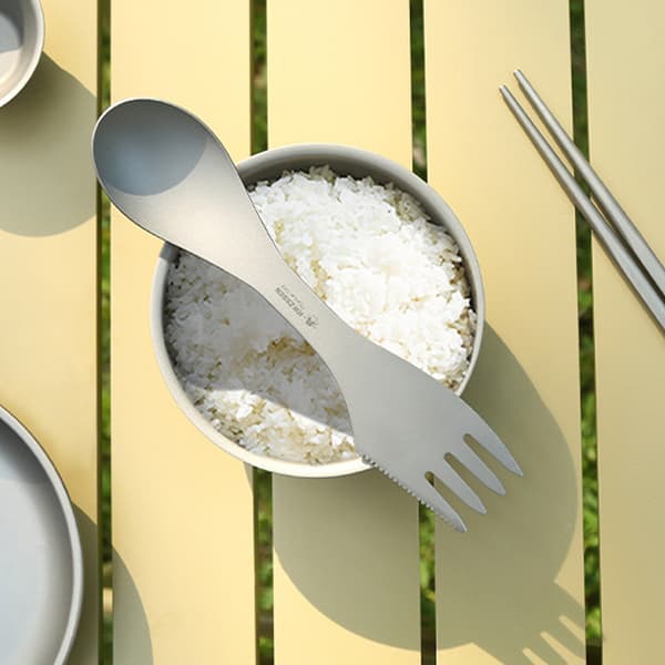 3-i-1 Ti Spork Gaffel Ske Kniv Combo Camping Bestik til Backpacking og Vandring