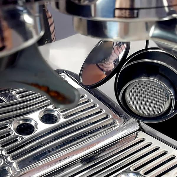 Magnetisk kaffespegel för espressotillredning