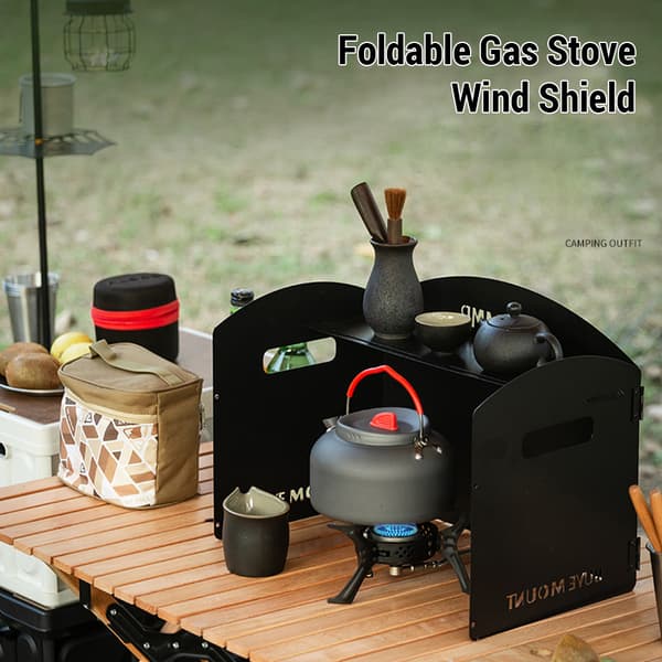 Bärbar vikbar vindavvisare i kolstål för campingeldar, perfekt för utomhusgrillning och matlagning.