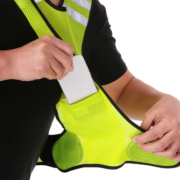 Refleksvest i pustende netting med høy synlighet for løping, turgåing og sykling.