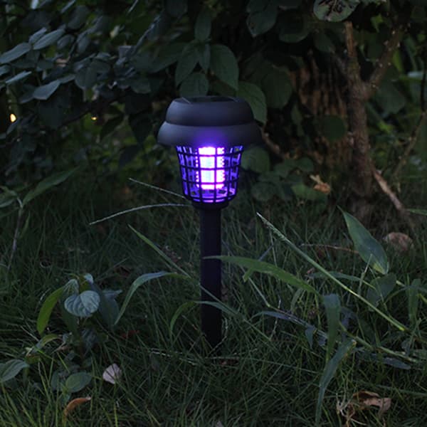 2 kpl aurinko-LED-hyttyslamppua ulkokäyttöön puutarhan koristevaloksi