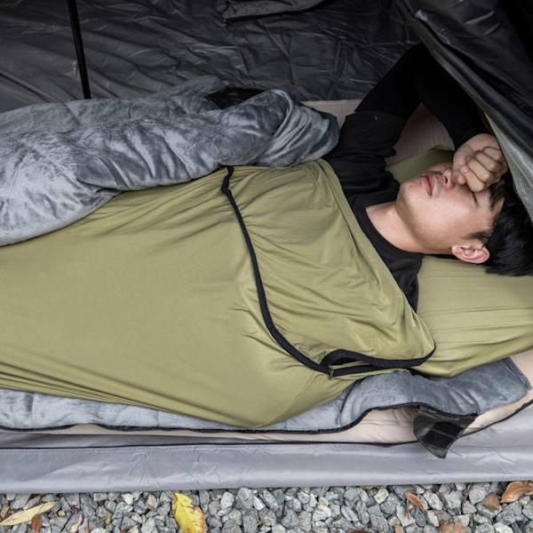 Lätt, mycket elastisk sovsäcksfoder för camping, resor och hotell. Antibakteriell, maskintvättbar.