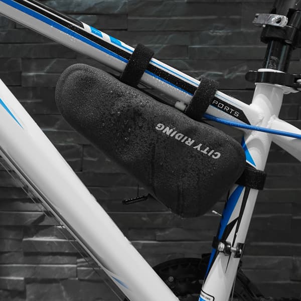 Vattentålig triangulär cykelväska med 1L kapacitet för MTB/Racercykel.
