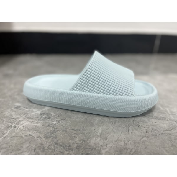 Tofflor för kvinnor Sommar mjuk sula sandaler Halkfria badkläder Light Blue 42/43