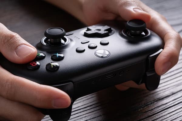8Bitdo Ultimate 3-Mode Controller svart svart