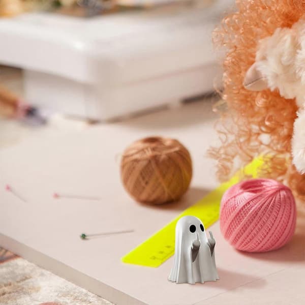 Cute Ghost Statue with Middle Finger - Halloween Home Decoration