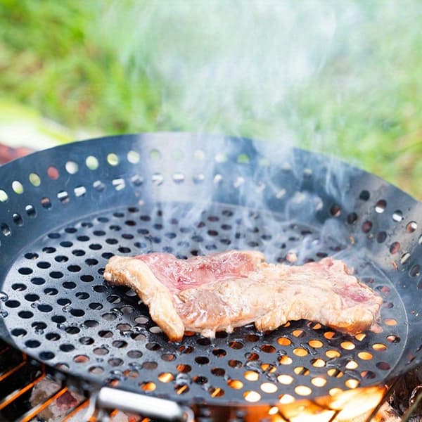 Outdoor BBQ Foldable Handle Flat Round Grill Pan Non-Stick Hollow Grill Pan BBQ Accessories