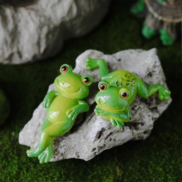 Realistic Frog Ornament - Compact - for Creative Landscaping and Photography
