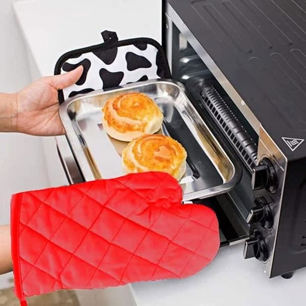Oven Mitts - Red - Heat Resistant - Practical Design - Washable