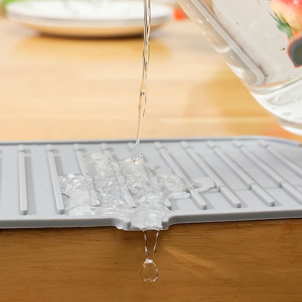 Faucet Splash Guard, Foldable Silicone Drip Tray for Kitchen Countertop, Multifunctional Dish Soap and Sponge Holder (Grey)