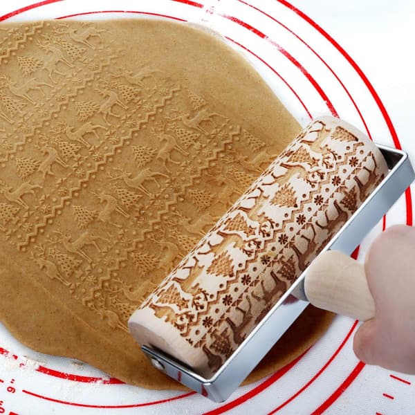 Natural Beechwood Embossed Rolling Pin for Baking Gifts, Moisture-Resistant Decorative Pattern Rolling Pin with Deeply Engraved Christmas Theme for