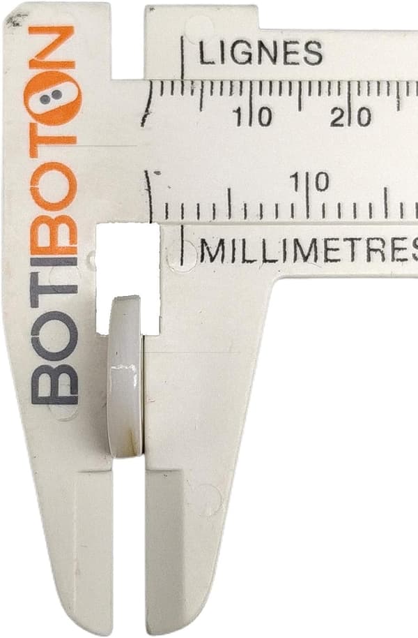 Sett med 50 naturlige perlemorsknapper - 10 mm